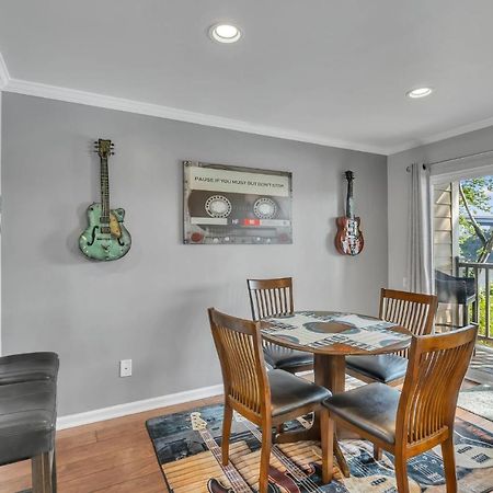 Nash Star Private Condo - 2Bed, 2Bath, Sleep 6, 25 Min Walk To Broadway And All Nashville Attractions, Pool, Gym Екстер'єр фото