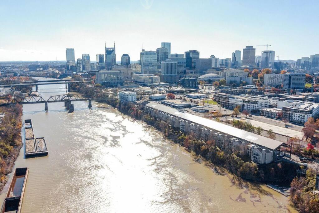 Nash Star Private Condo - 2Bed, 2Bath, Sleep 6, 25 Min Walk To Broadway And All Nashville Attractions, Pool, Gym Екстер'єр фото