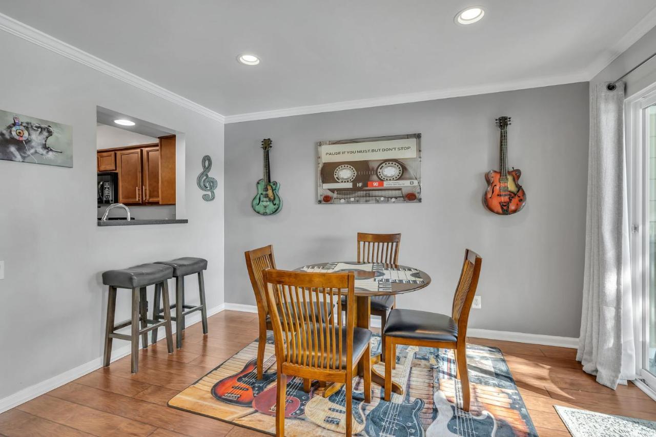 Nash Star Private Condo - 2Bed, 2Bath, Sleep 6, 25 Min Walk To Broadway And All Nashville Attractions, Pool, Gym Екстер'єр фото