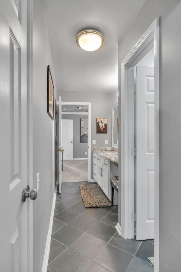 Nash Star Private Condo - 2Bed, 2Bath, Sleep 6, 25 Min Walk To Broadway And All Nashville Attractions, Pool, Gym Екстер'єр фото