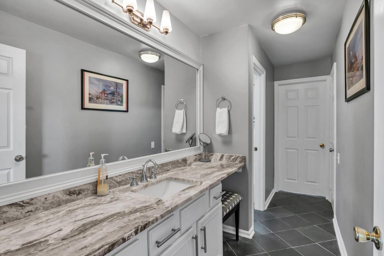 Nash Star Private Condo - 2Bed, 2Bath, Sleep 6, 25 Min Walk To Broadway And All Nashville Attractions, Pool, Gym Екстер'єр фото